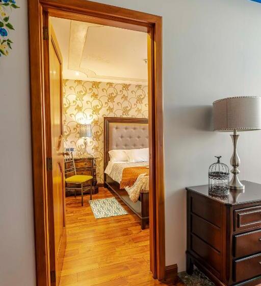 اتاق اکونومی, Azul De La Plaza By Chat Noir