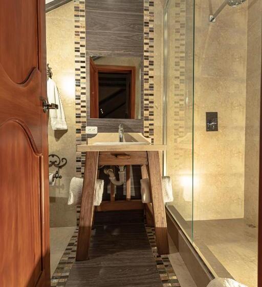 اتاق استاندارد چهار تخته, Azul De La Plaza By Chat Noir