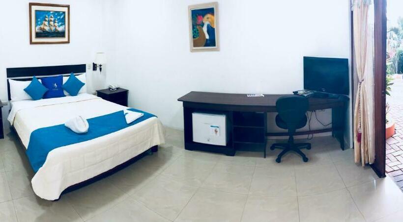 اتاق یک تخته با چشم‌انداز باغ, Blue Marlin