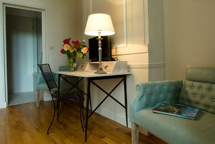 חדר סטנדרט, Château De Perreux, The Originals Collection