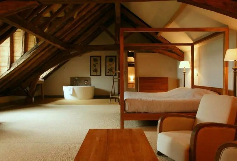 Chambre Prestige, Château De Perreux, The Originals Collection