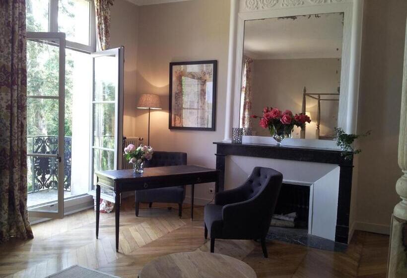 חדר יוקרתי, Château De Perreux, The Originals Collection