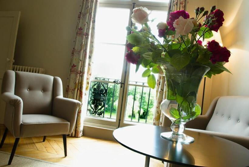 סוויטת ג'וניור, Château De Perreux, The Originals Collection