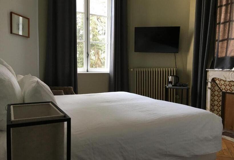 חדר סטנדרט לארבעה, Château De Perreux, The Originals Collection