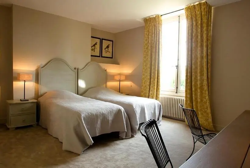 Suite Familiale, Château De Perreux, The Originals Collection