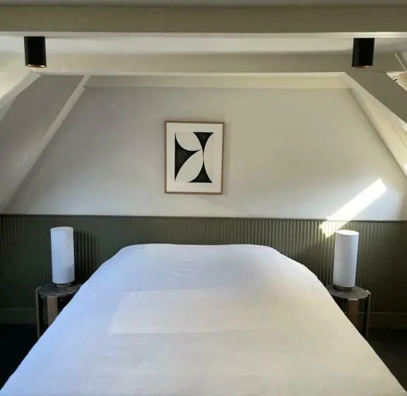 デラックスルーム, Commune Suites