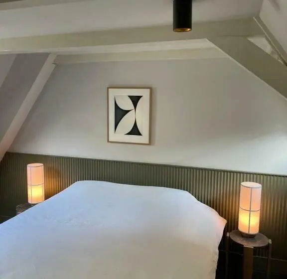 デラックスルーム, Commune Suites