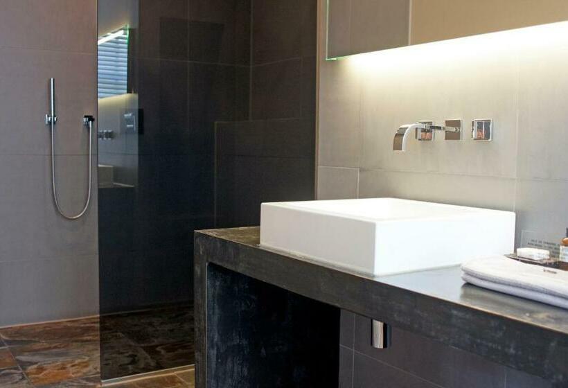 اتاق لوکس, Commune Suites