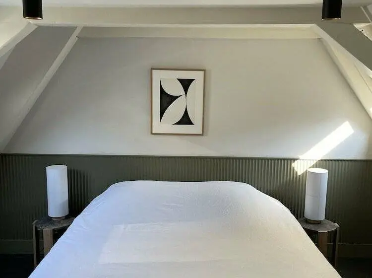 デラックスルーム, Commune Suites