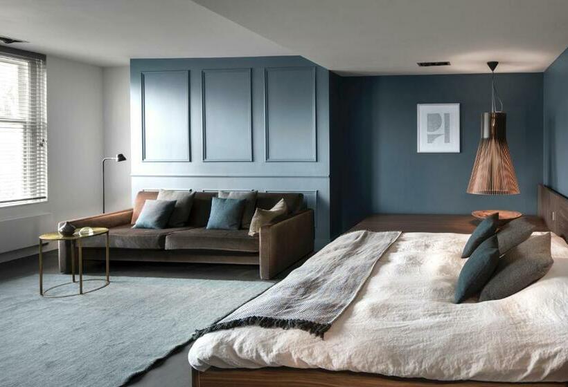 سوییت جونیور, Commune Suites