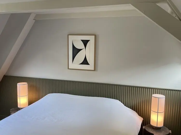 デラックスルーム, Commune Suites