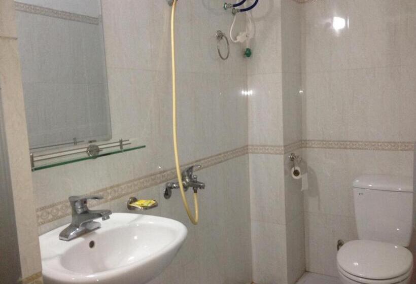 اتاق لوکس با بالکن, Hai Trang