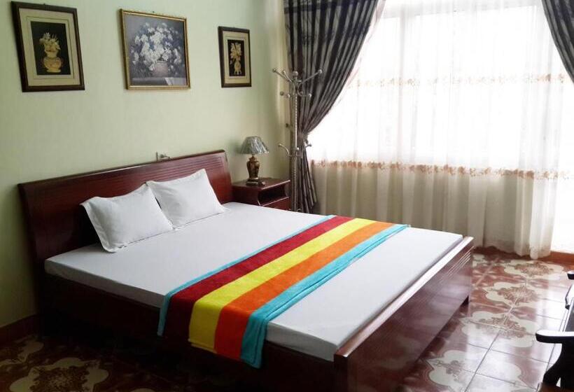 اتاق لوکس با بالکن, Hai Trang