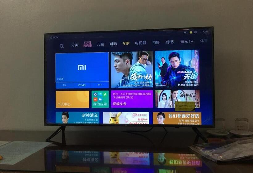 اتاق لوکس با بالکن, Hai Trang