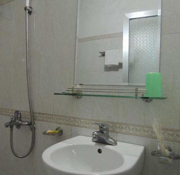 اتاق لوکس با بالکن, Hai Trang