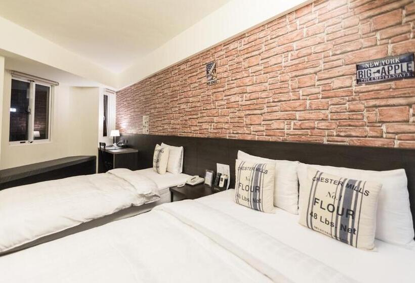 اتاق استاندارد سه نفره, Home Rest