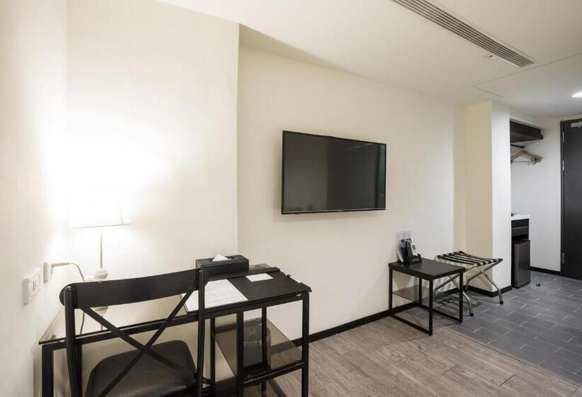 اتاق استاندارد یک نفره, Home Rest