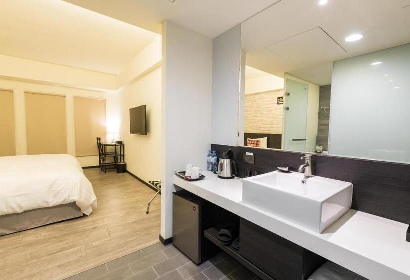 اتاق لوکس, Home Rest