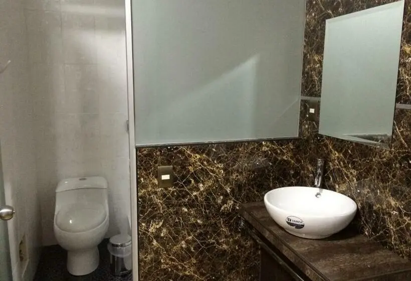 اتاق خانوادگی, Hostal Gold Star