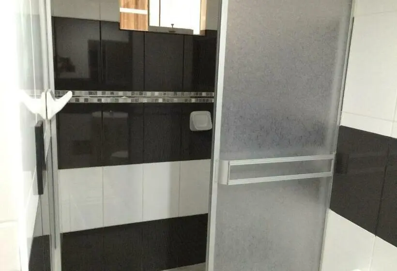 اتاق استاندارد سه نفره, Hostal Gold Star