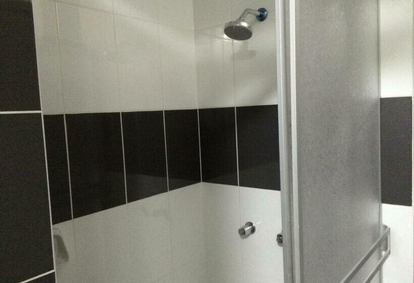 标准三人间, Hostal Gold Star