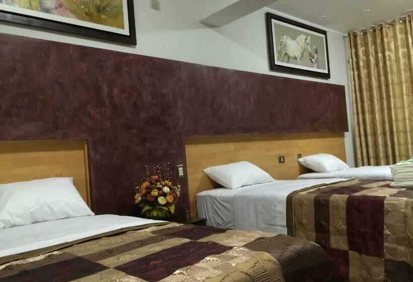 家庭间, Hostal Gold Star