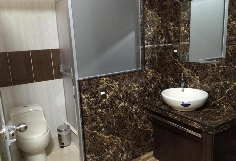 اتاق خانوادگی, Hostal Gold Star