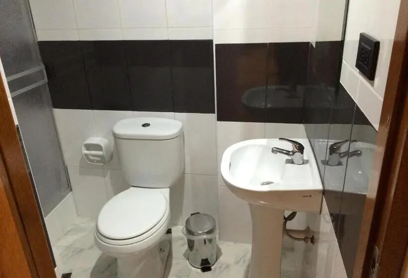 اتاق لوکس, Hostal Gold Star