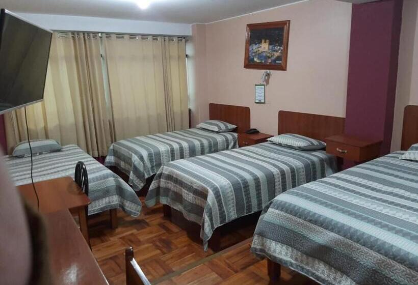 غرفة قياسية رباعية, Las Lomas