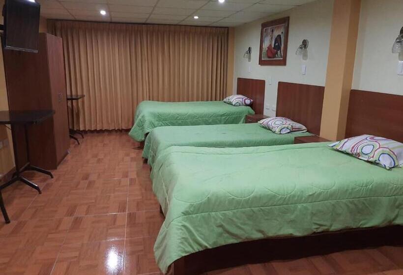 غرفة قياسية ثلاثية, Las Lomas