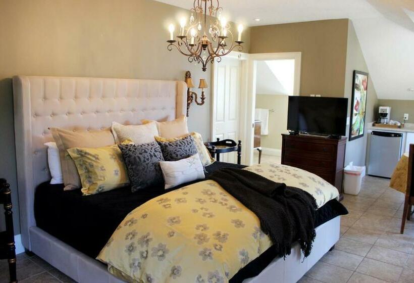 جناح غرفتين نوم, Norfolk Guest House Inn