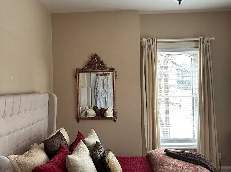 غرفة قياسية مزوَّدة بجاكوزي, Norfolk Guest House Inn