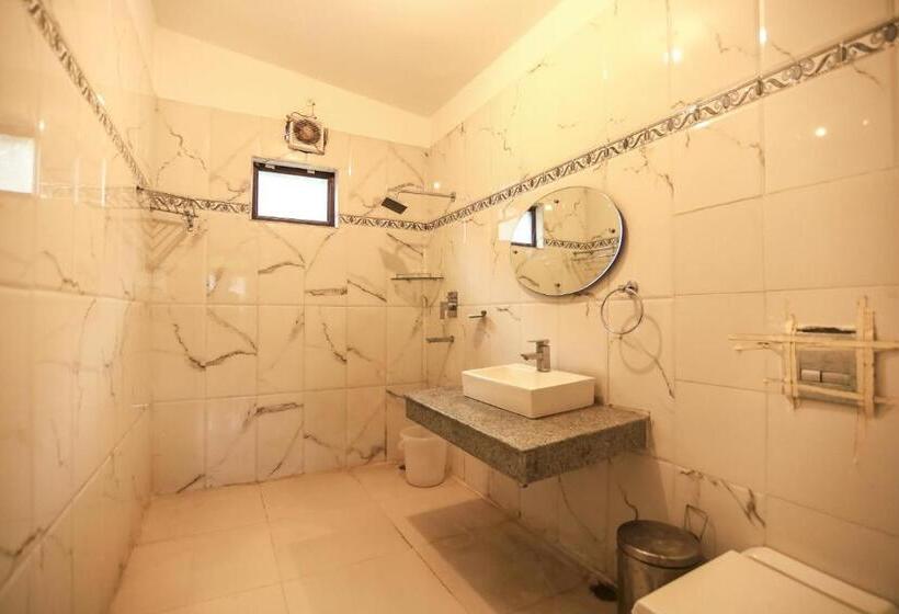 バルコニー付スイート, Swiss Cottage And Spa By Salvus