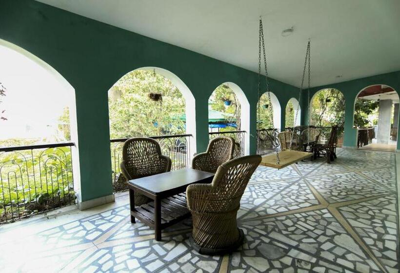 バルコニー付プレミアムルーム, Swiss Cottage And Spa By Salvus