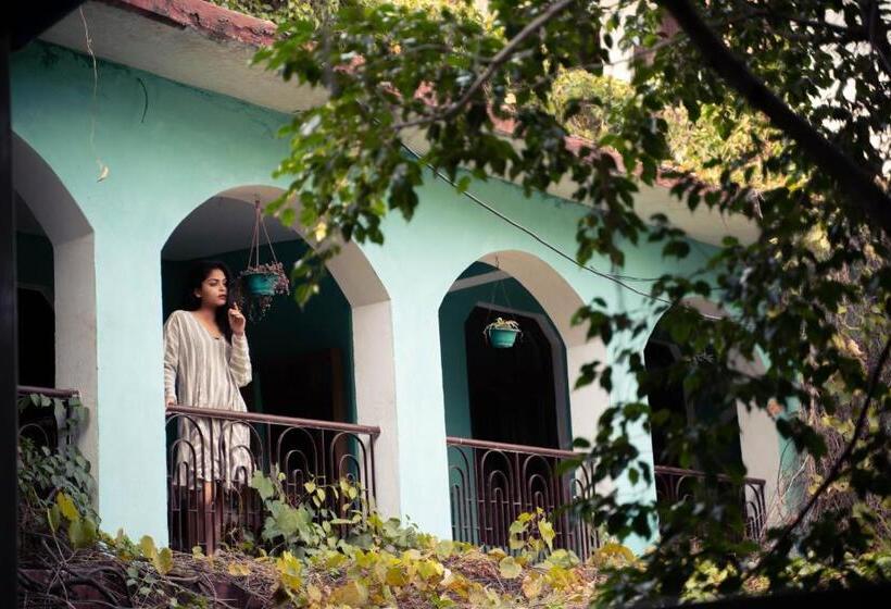 バルコニー付プレミアムルーム, Swiss Cottage And Spa By Salvus