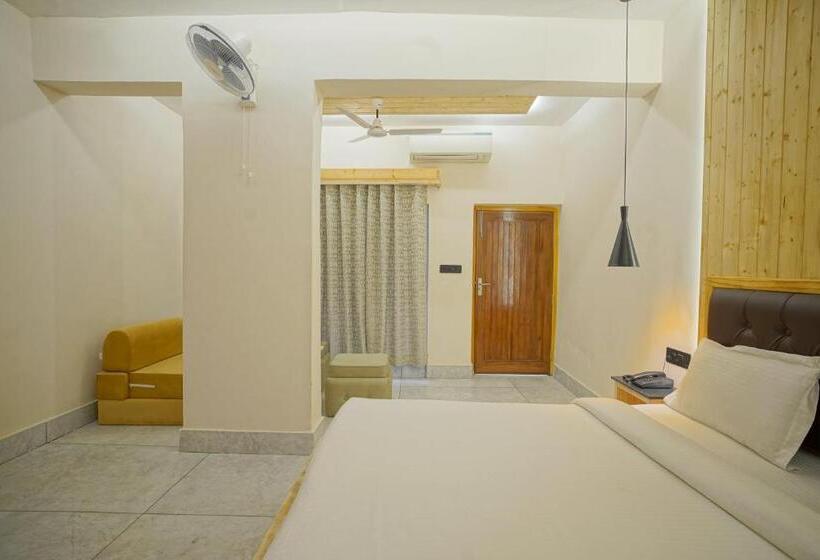 スイート, Swiss Cottage And Spa By Salvus