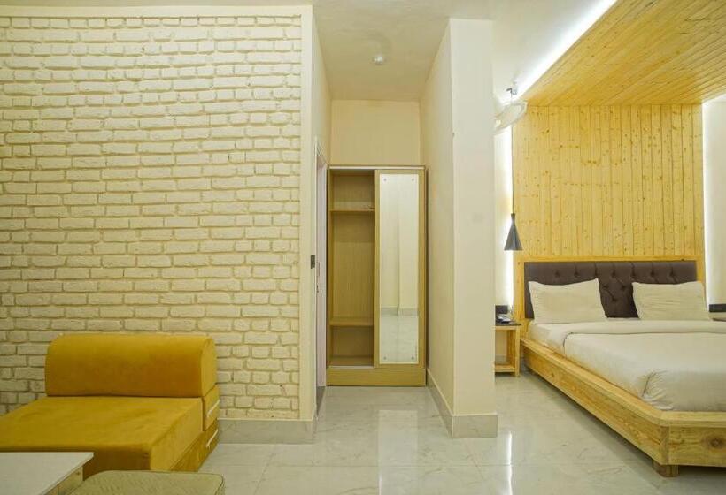 スイート, Swiss Cottage And Spa By Salvus