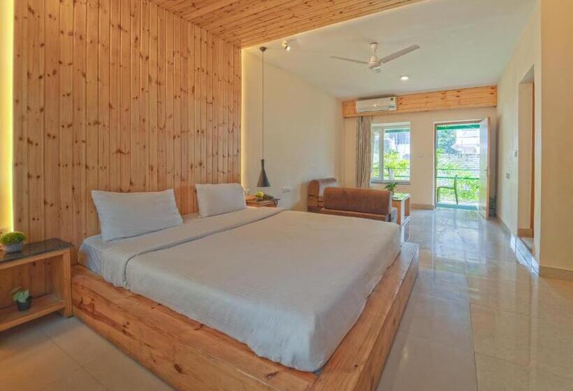 バルコニー付きジュニアスイート, Swiss Cottage And Spa By Salvus