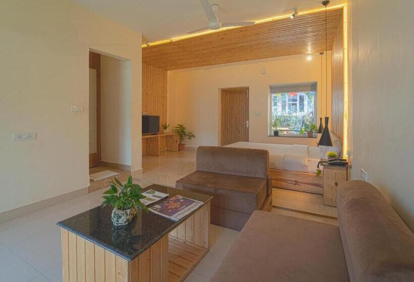 バルコニー付きジュニアスイート, Swiss Cottage And Spa By Salvus