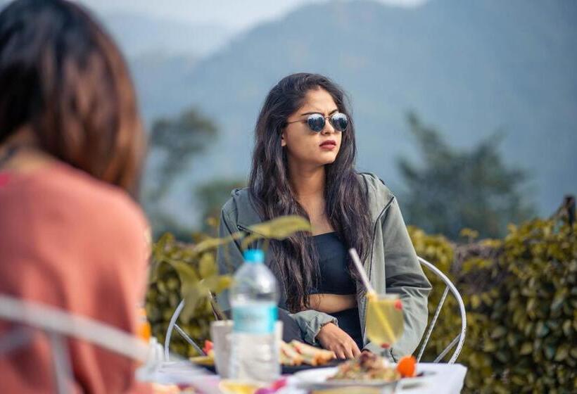 テラス付きデラックスルーム, Swiss Cottage And Spa By Salvus