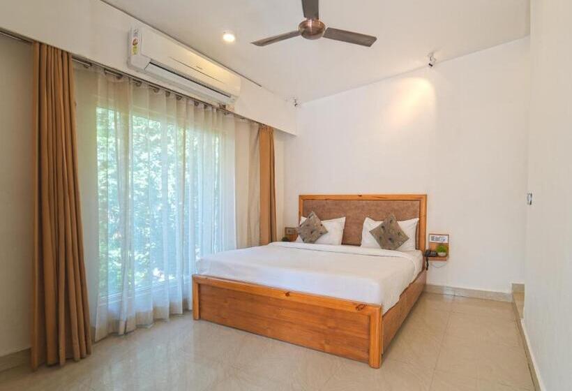 テラス付きデラックスルーム, Swiss Cottage And Spa By Salvus