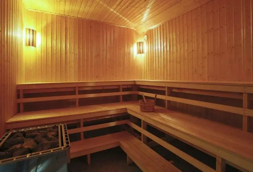 Perhehuone, Park Hotell