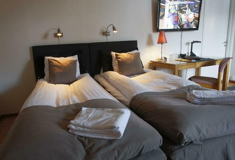 家庭间, Park Hotell