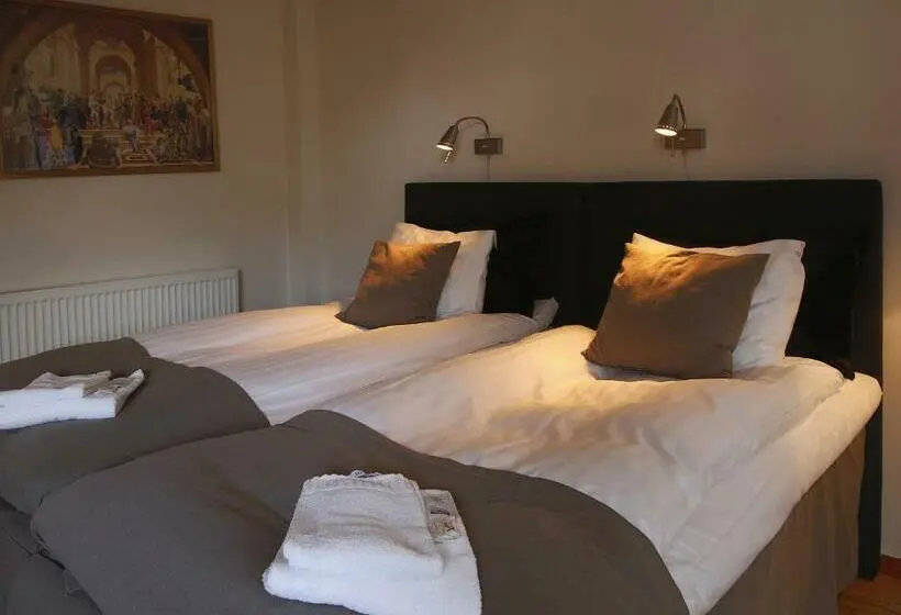 Perhehuone, Park Hotell