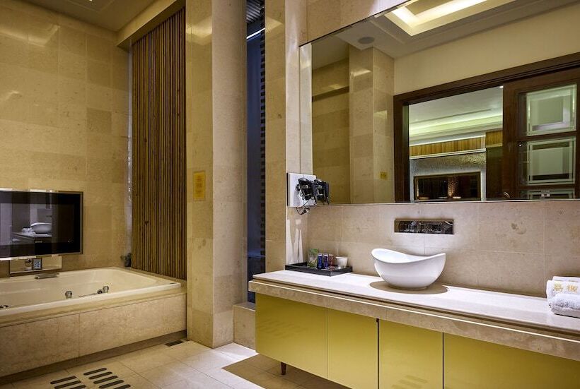 سوییت سوپریور, Wehome Motel