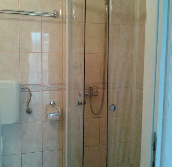 חדר סטנדרט, Csaki Vendeghaz