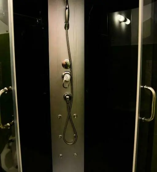 اتاق استاندارد با سرویس بهداشتی مشترک, Hostel Pangeea