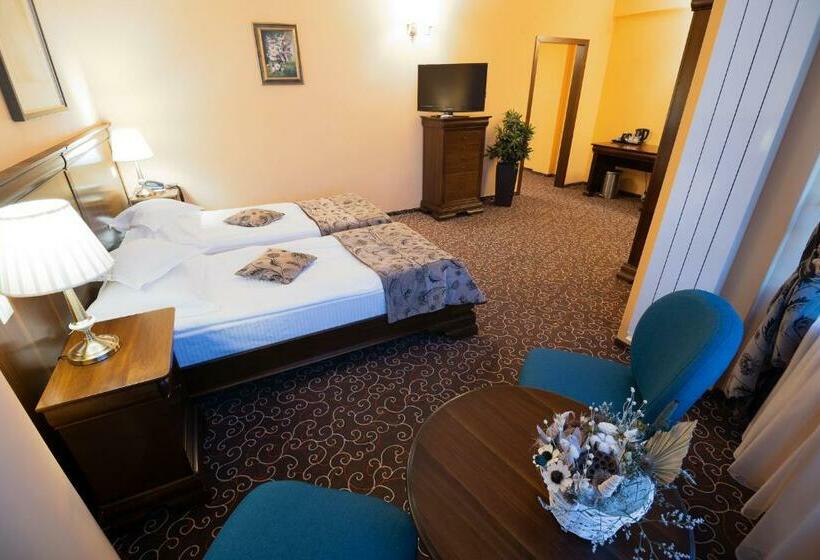 수피리어 룸, Dorna