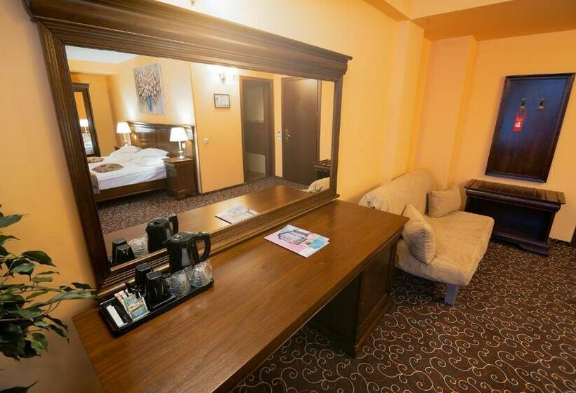 수피리어 룸, Dorna