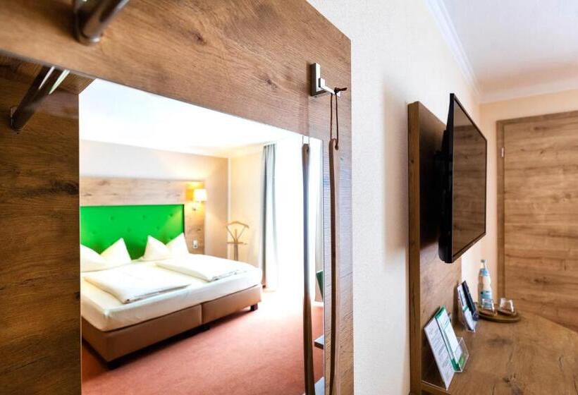 غرفة عائلية, Gunzburg City